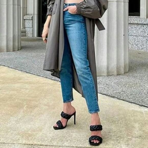 Levi's Wedgie Tapered Leg High Rise Ankle Jeans Size 27 - Picture 1 of 13